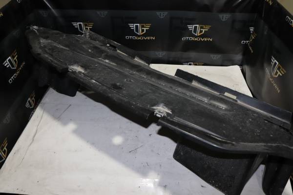 FORD RANGER 3.0 TDCİ ÇIKMA PARÇA  2015-2018 RADYATÖR KORUMA PLASTİĞİ